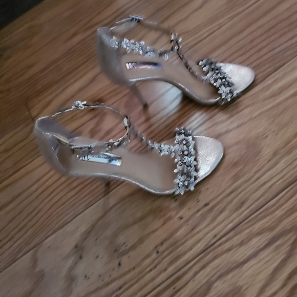 Dresses & high hills - Picture 5 of 5